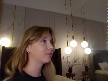 Loraineluff  live sex cam