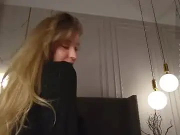Loraineluff  live sex cam