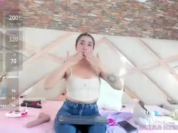 Lucy_davies_  live sex cam