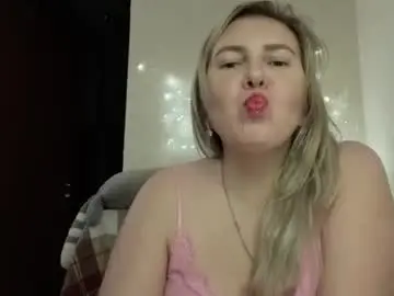 Milacristalle  live sex cam