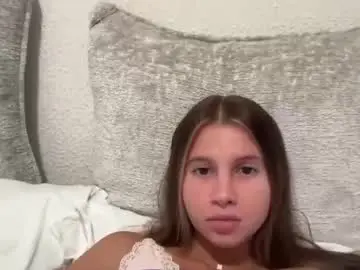 Petitebaddie349  live sex cam