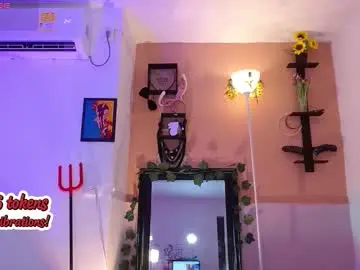 Poison_liv  live sex cam