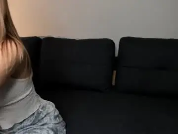 Smilesviktoria  live sex cam