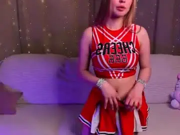 Smilesviktoria  live sex cam