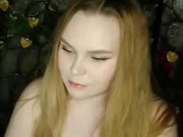 Blushing_star  live sex cam