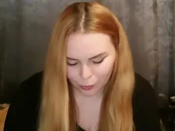 Blushing_star  live sex cam