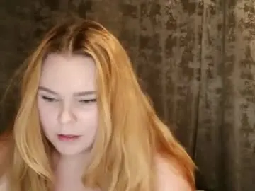Blushing_star  live sex cam
