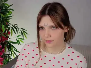 Lunabate  live sex cam