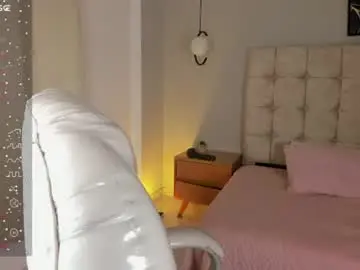 Naomy9_  live sex cam