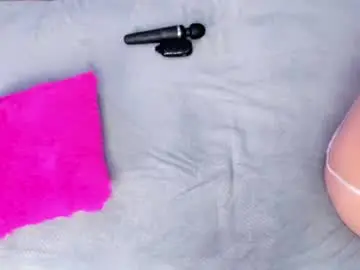 Nelliefoster  live sex cam