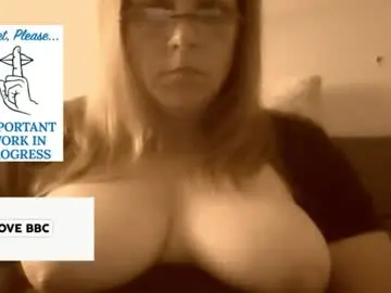 Sexybeautifularies  live sex cam