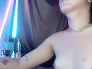 Trixie_fuck69  live sex cam