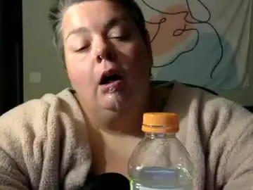 Cherryluxx69  live sex cam
