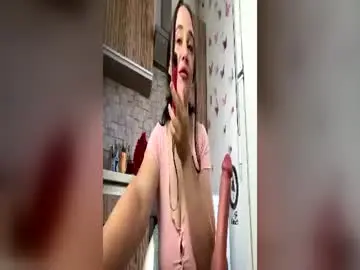 Curvybombb  live sex cam