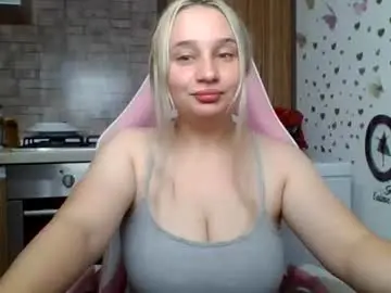 Curvybombb  live sex cam