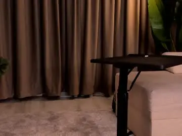 Emeraldkat  live sex cam