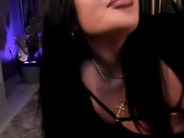 Emeraldkat  live sex cam