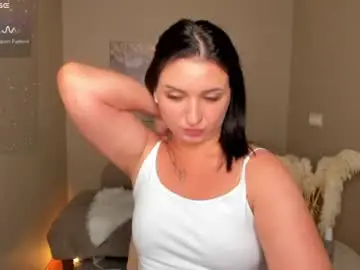 Flufyfoxx  live sex cam
