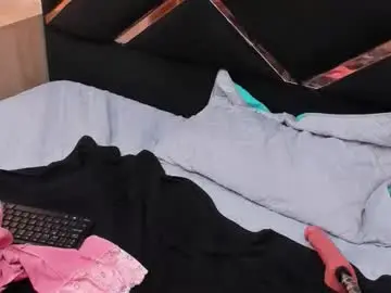 Lila_horney  live sex cam