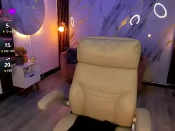 Lilymilfxxx  live sex cam