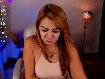 Lilymilfxxx  live sex cam