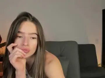 Lunahoney27  live sex cam