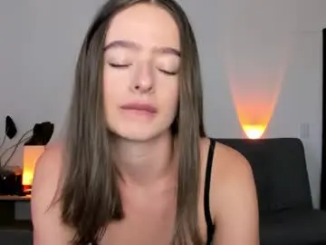 Lunahoney27  live sex cam