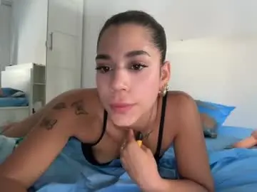 Queenataly1  live sex cam