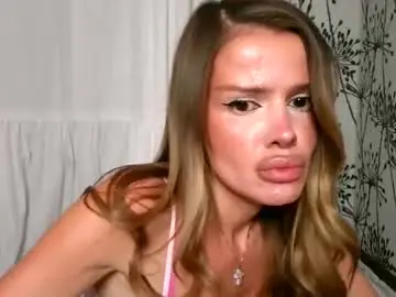 Soravell  live sex cam