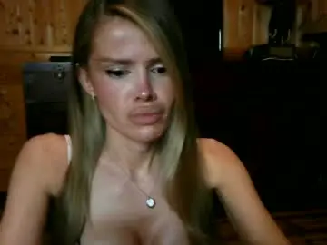 Soravell  live sex cam