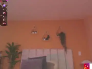 Valerycolins  live sex cam