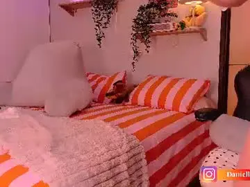 Wolfsfoster  live sex cam