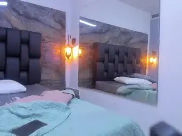 Miaablondee_  live sex cam