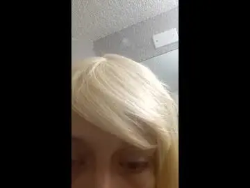 Mzkitty371720  live sex cam