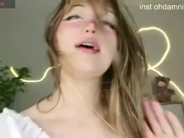 Ohdamnits_kamii  live sex cam