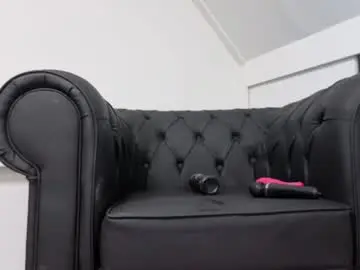 Siswet19  live sex cam