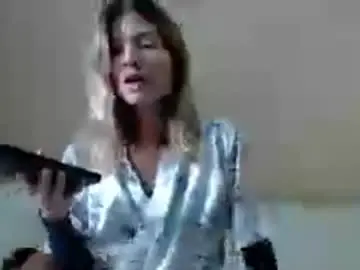 Bells_beast  live sex cam