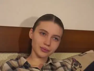 Berniecebotras  live sex cam