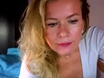 Julia_giulia  live sex cam