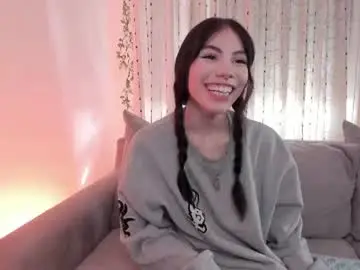 Kittyvelve  live sex cam