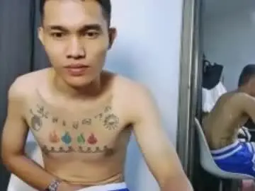Straightguy_kai420  live sex cam