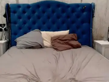 Via_mayer  live sex cam