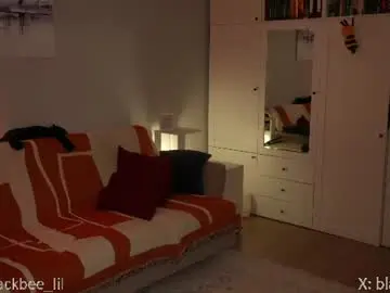_blackbee_  live sex cam