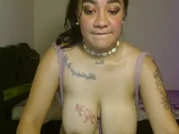 Andrebigboobs  live sex cam