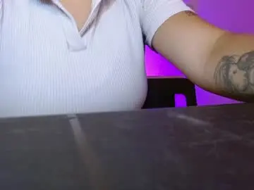 Andrebigboobs  live sex cam