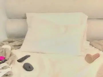 Bella_catalina  live sex cam