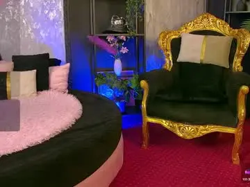 Divacassie  live sex cam