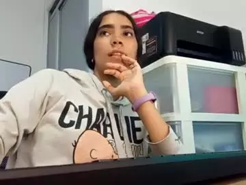 Holly_curly  live sex cam
