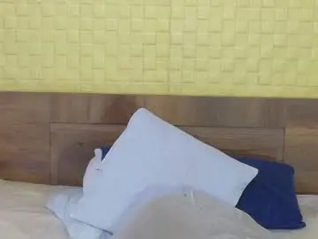 Tiny_sarah1  live sex cam