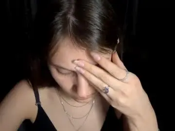 Bunnytrussel  live sex cam